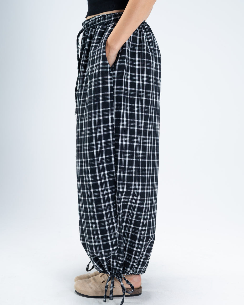 The black breeze pants