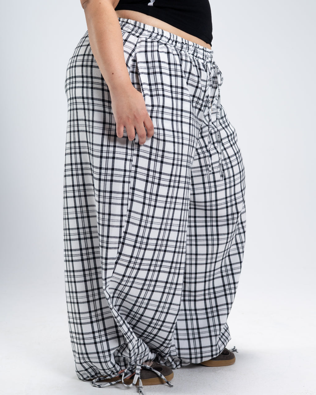 The white breeze pants