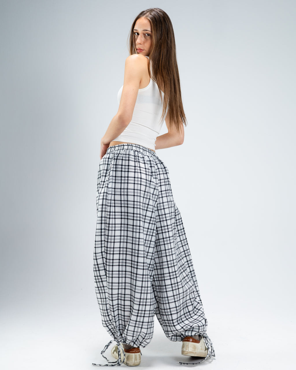 The white breeze pants