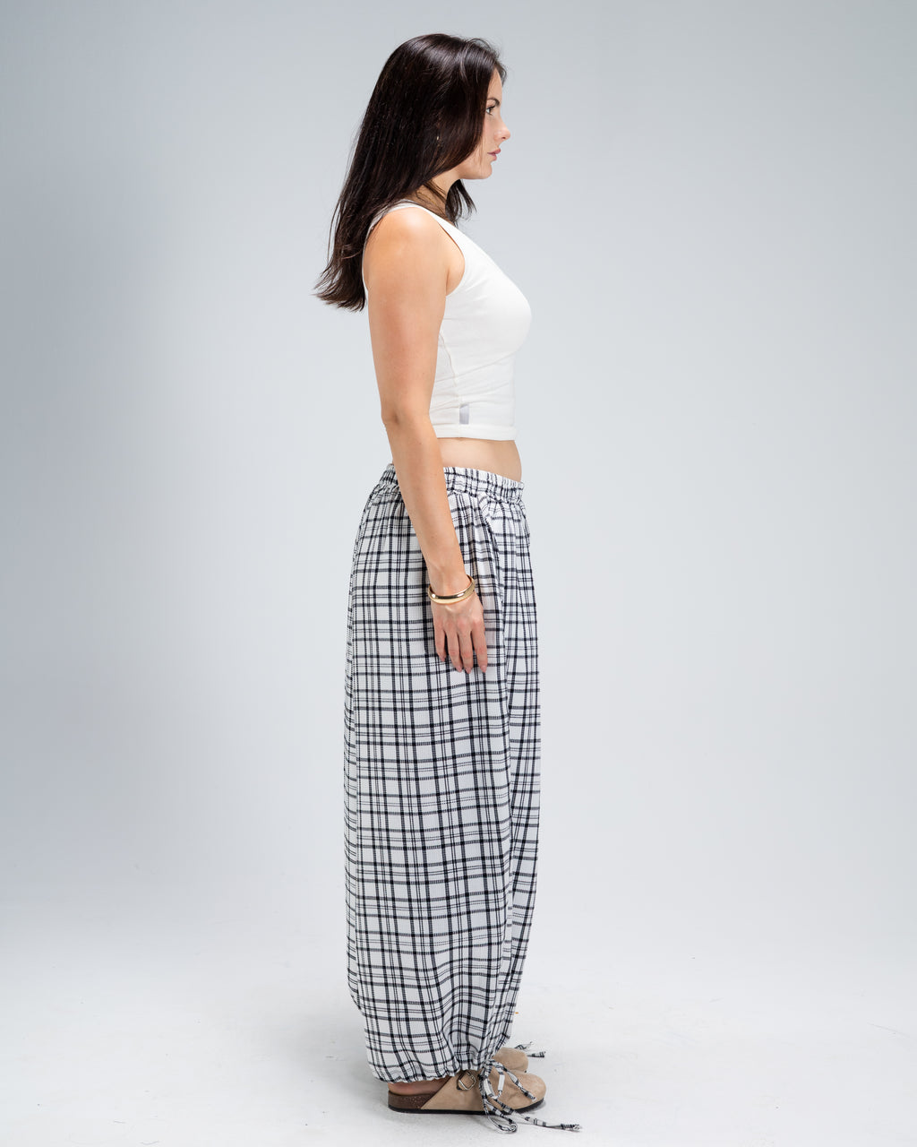 The white breeze pants